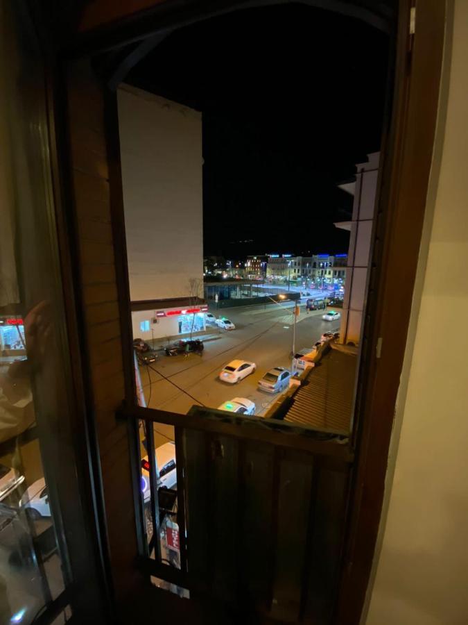 Du Vin Rouge Tbilisi Hotel Buitenkant foto